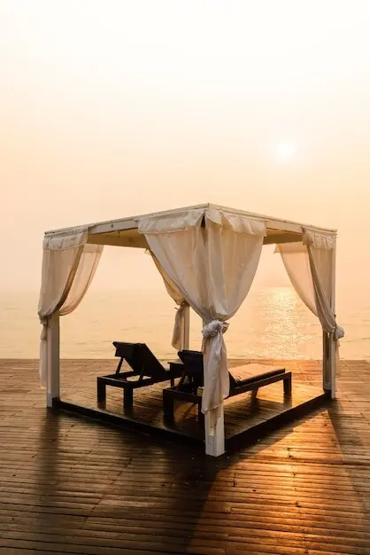 ビーチのベッド